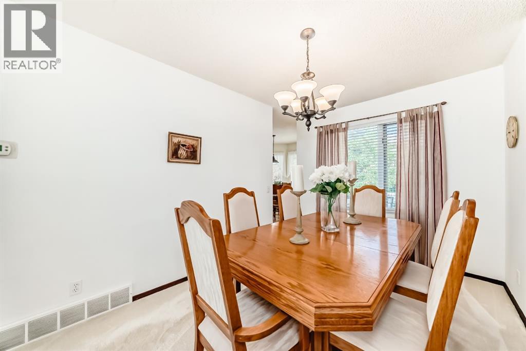 83 Gleneagles Close, Cochrane