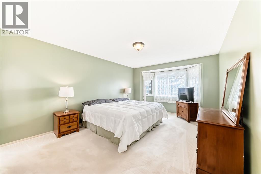 83 Gleneagles Close, Cochrane