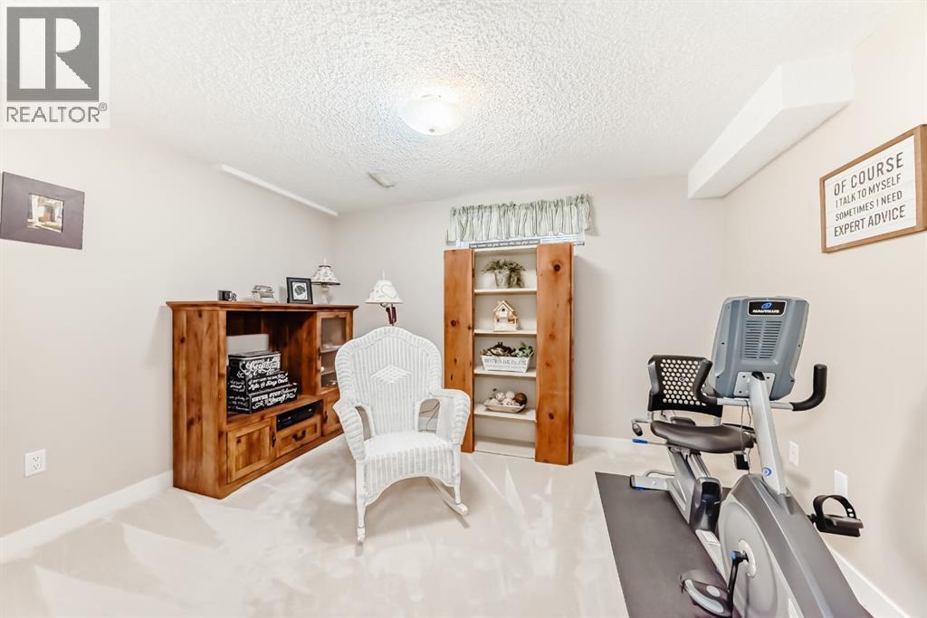 83 Gleneagles Close, Cochrane