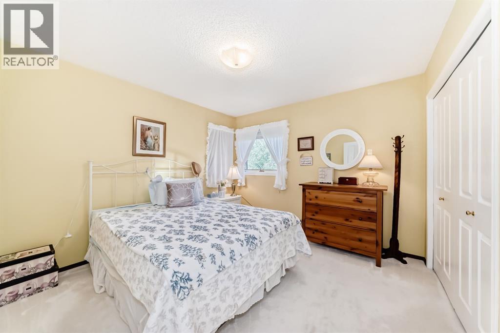 83 Gleneagles Close, Cochrane