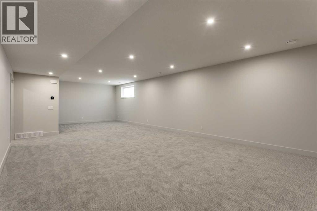 Single Family House for Sale in  Rockcliff Hill NW Rocky Ridge Calgary 