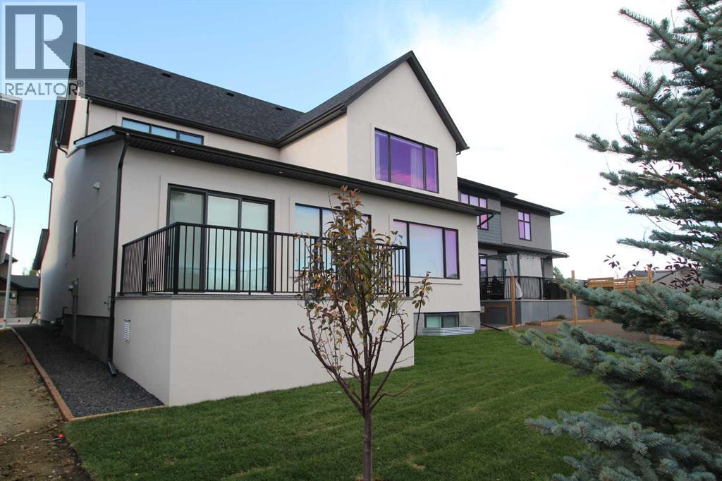 Single Family House for Sale in  Rockcliff Hill NW Rocky Ridge Calgary 