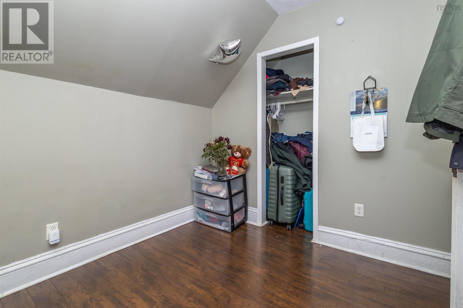 Property 13 of 27 of 652 Victoria Road