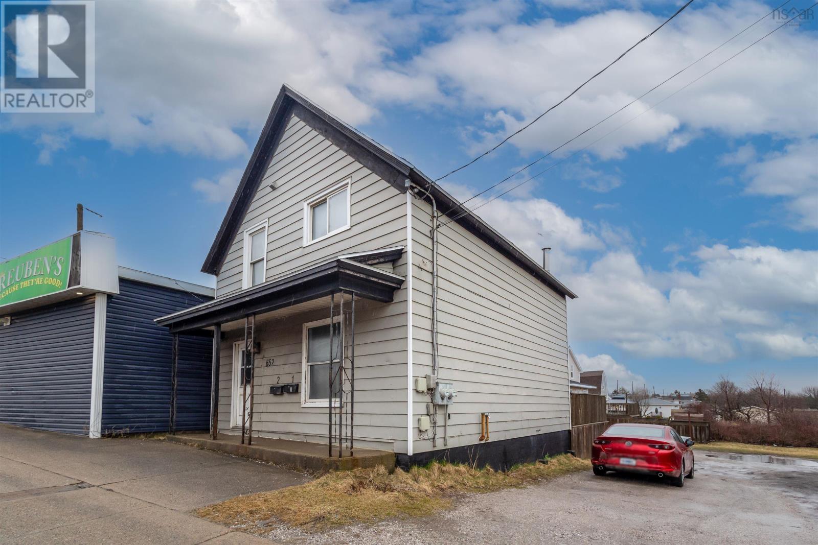 Property 23 of 27 of 652 Victoria Road