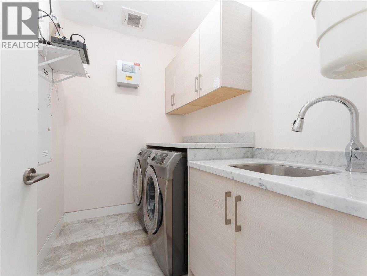 3011 W 27TH AVENUE, Vancouver