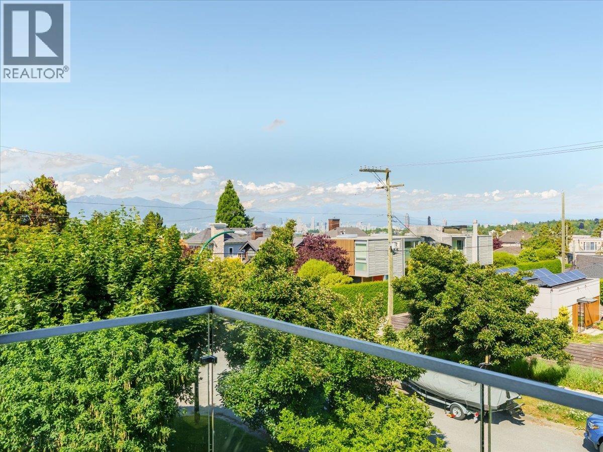 3011 W 27TH AVENUE, Vancouver