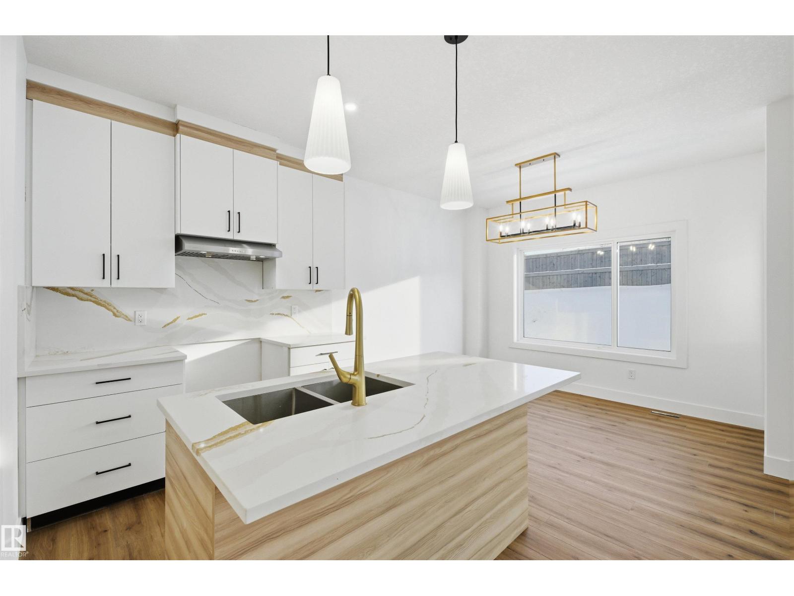63 SILVERSTONE DR - 11