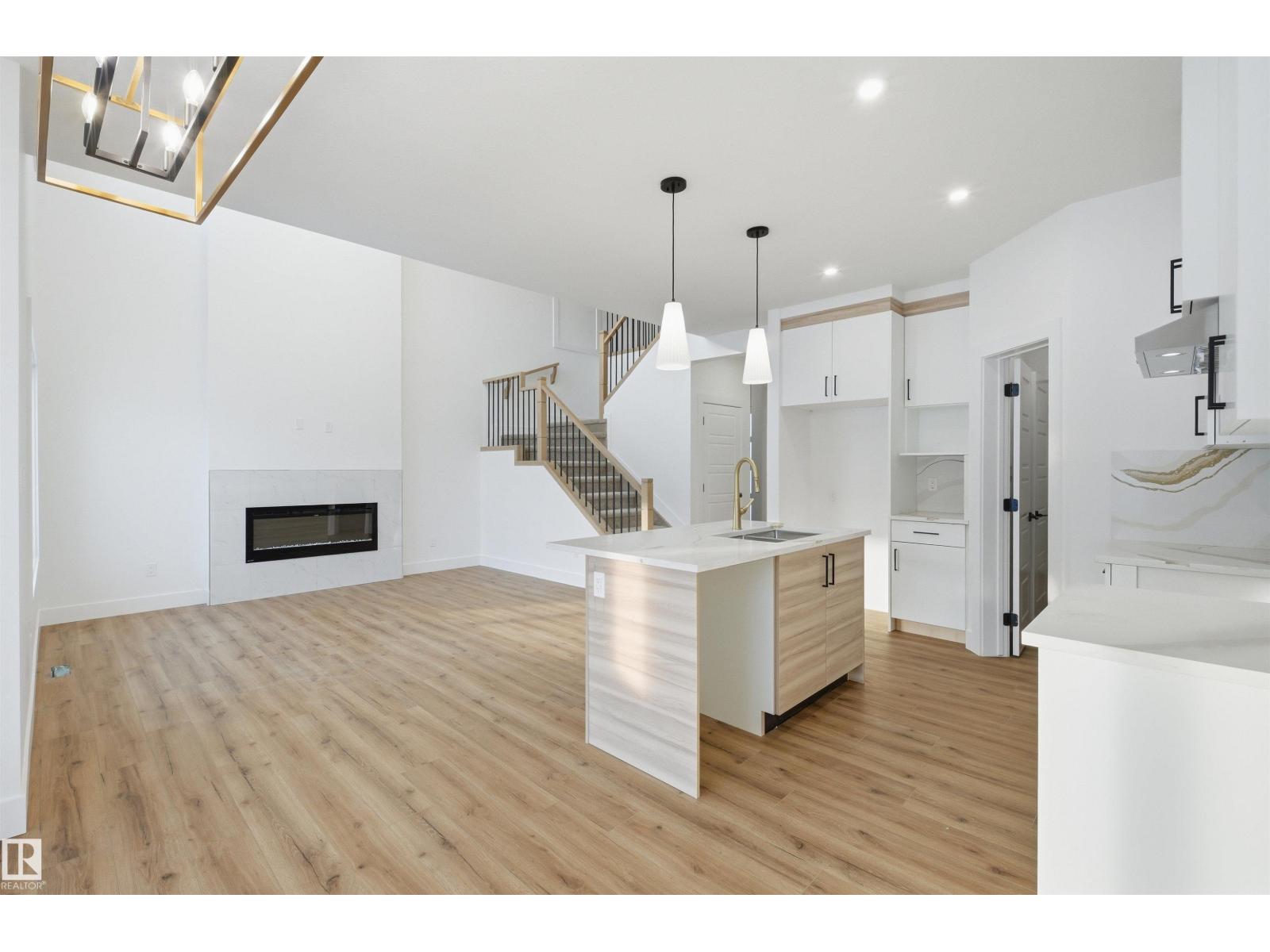 63 SILVERSTONE DR - 17