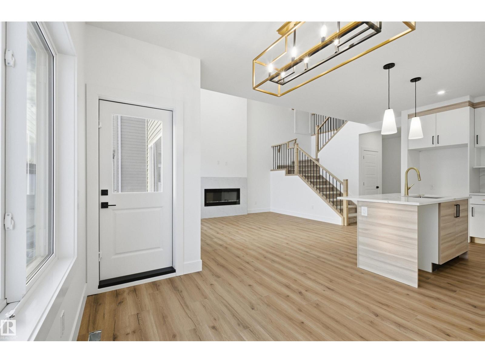 63 SILVERSTONE DR - 18