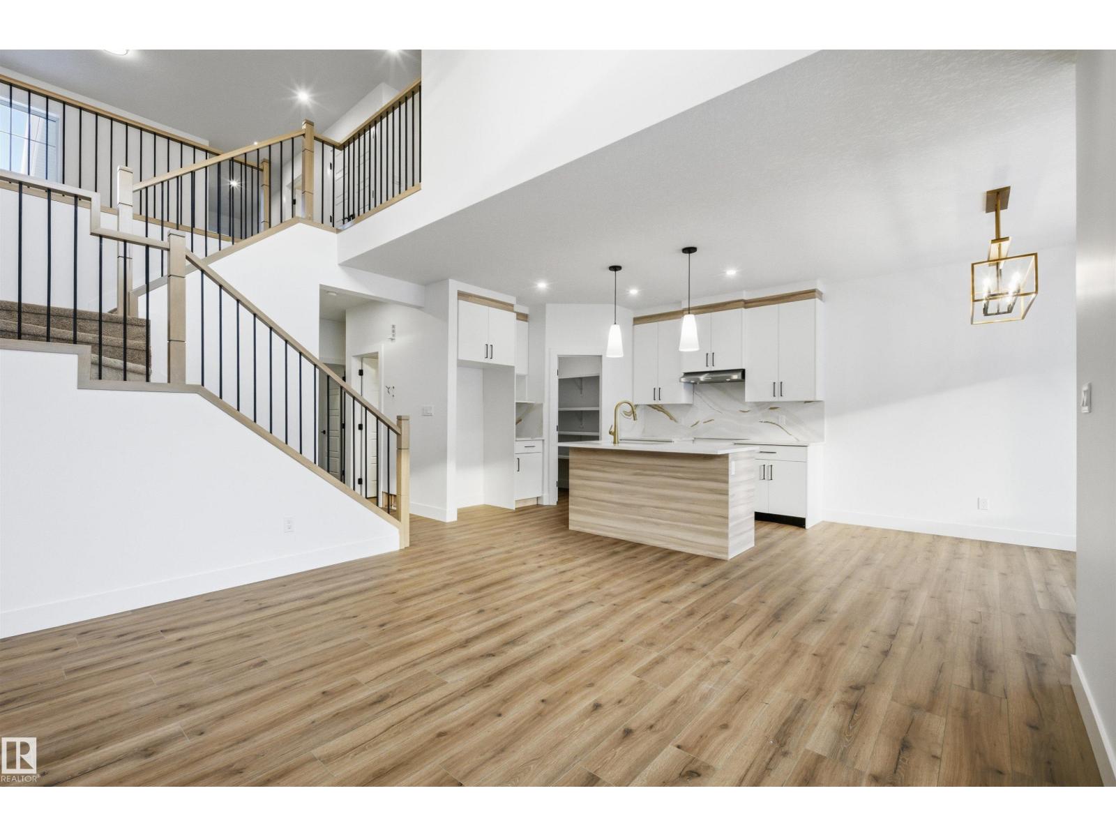 63 SILVERSTONE DR - 22