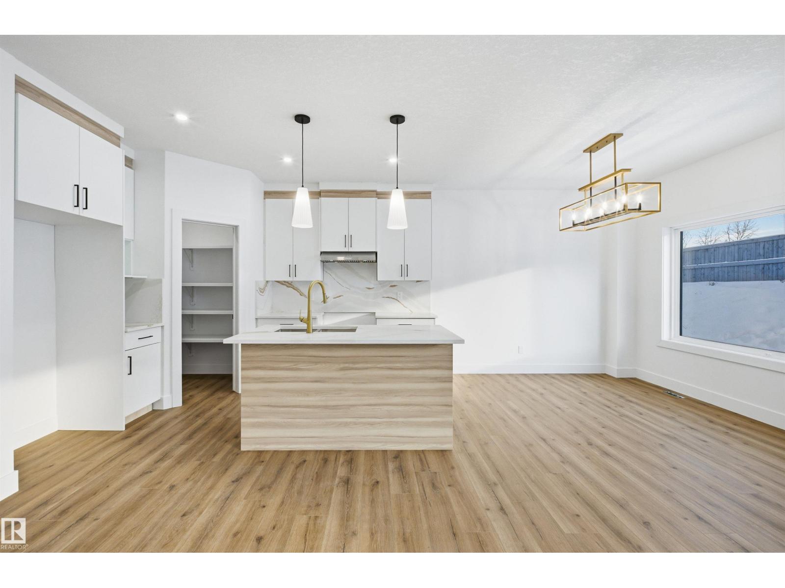 63 SILVERSTONE DR - 23