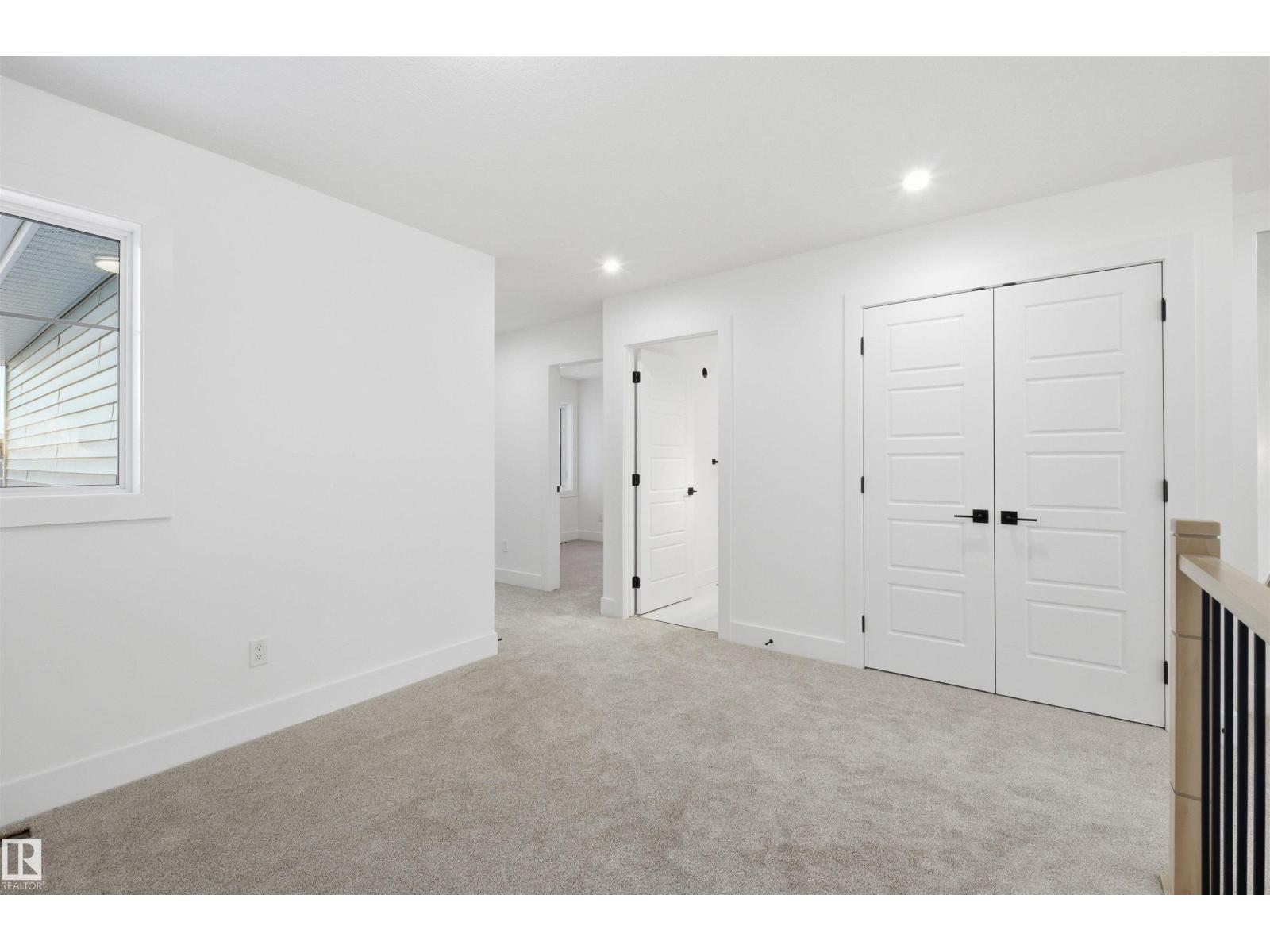 63 SILVERSTONE DR - 34