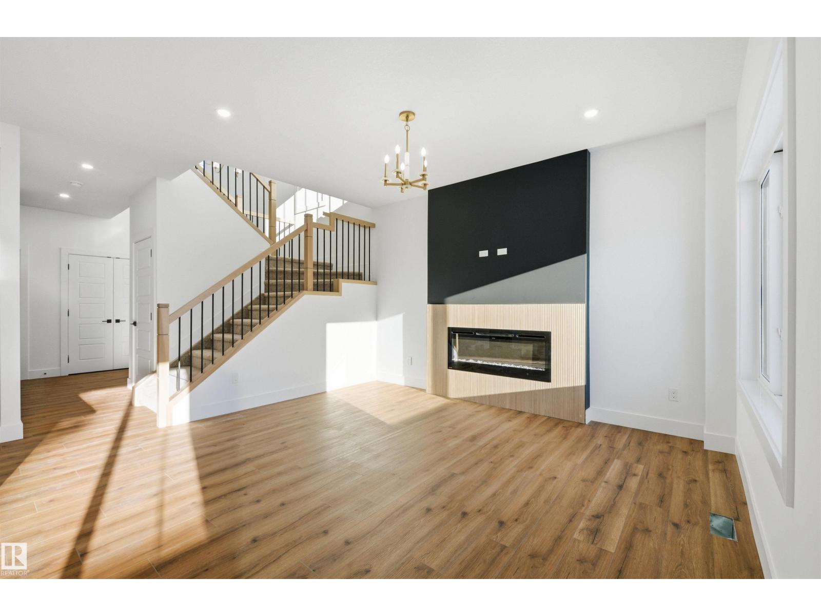 65 SILVERSTONE DR - 23