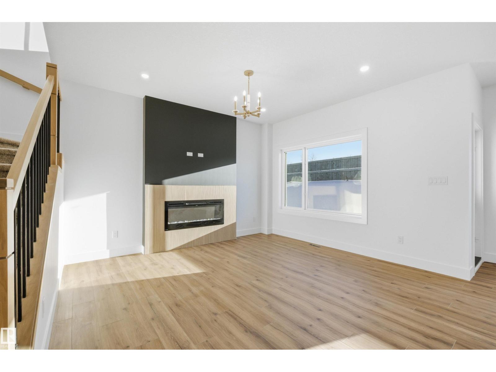 65 SILVERSTONE DR - 25