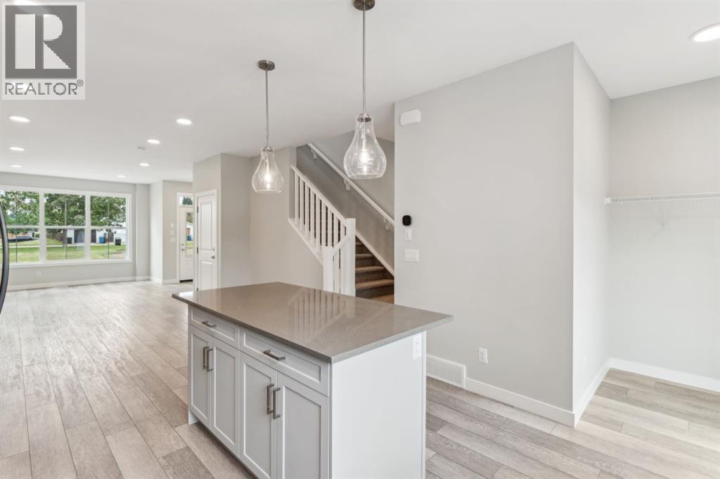 Single Family House for Sale in  Alderwood Close SE Acadia Calgary 