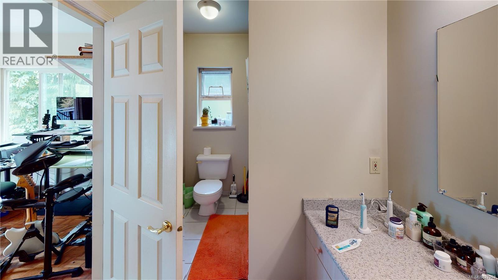 121 Whims Rd, Salt Spring