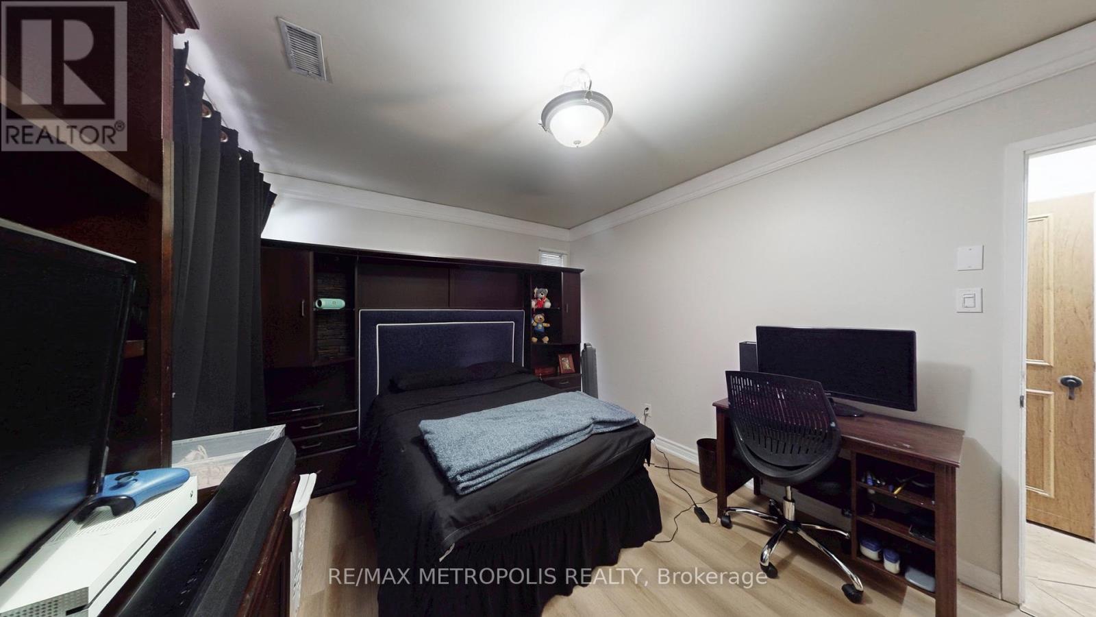 11 CONAMORE CRESCENT - 39