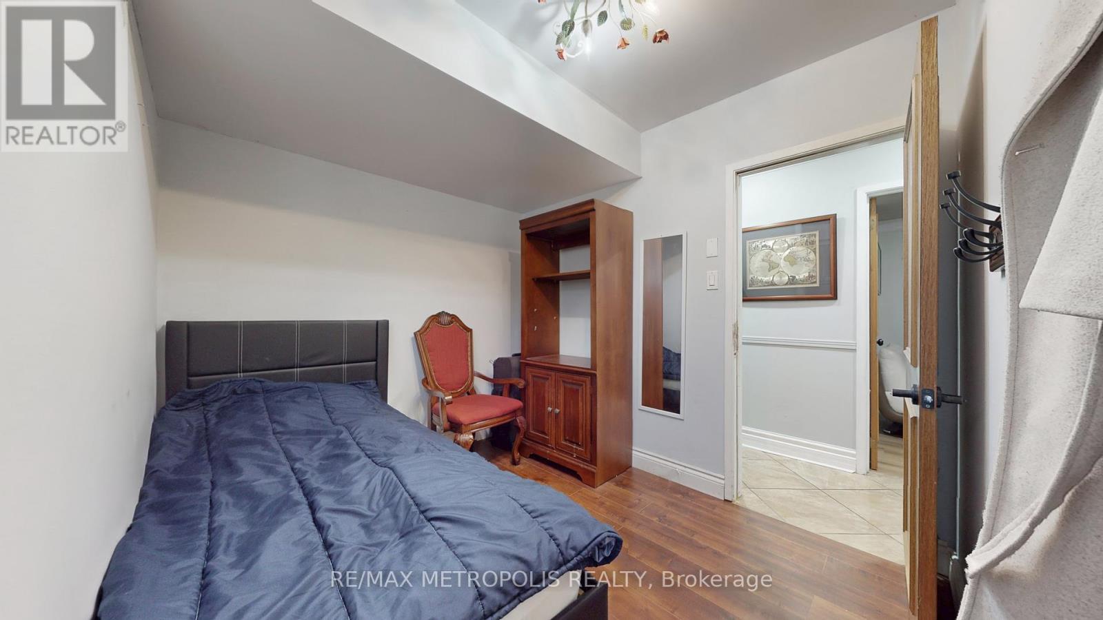 11 CONAMORE CRESCENT - 42