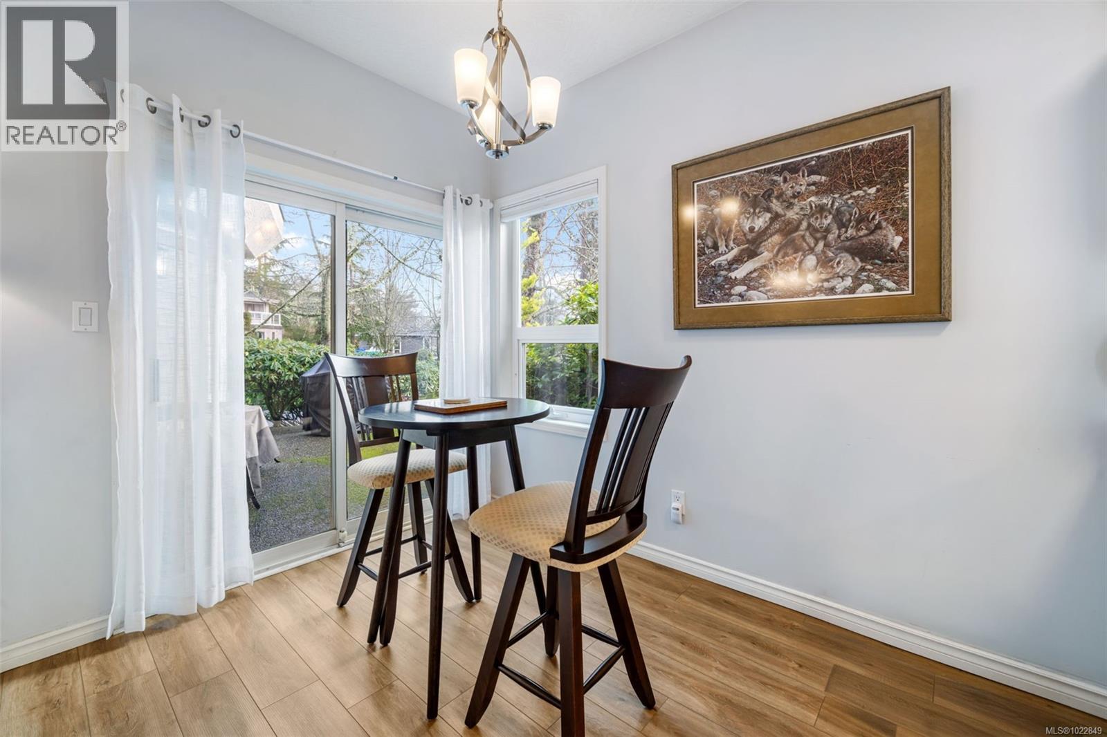 12 1063 Valewood Trail, Saanich