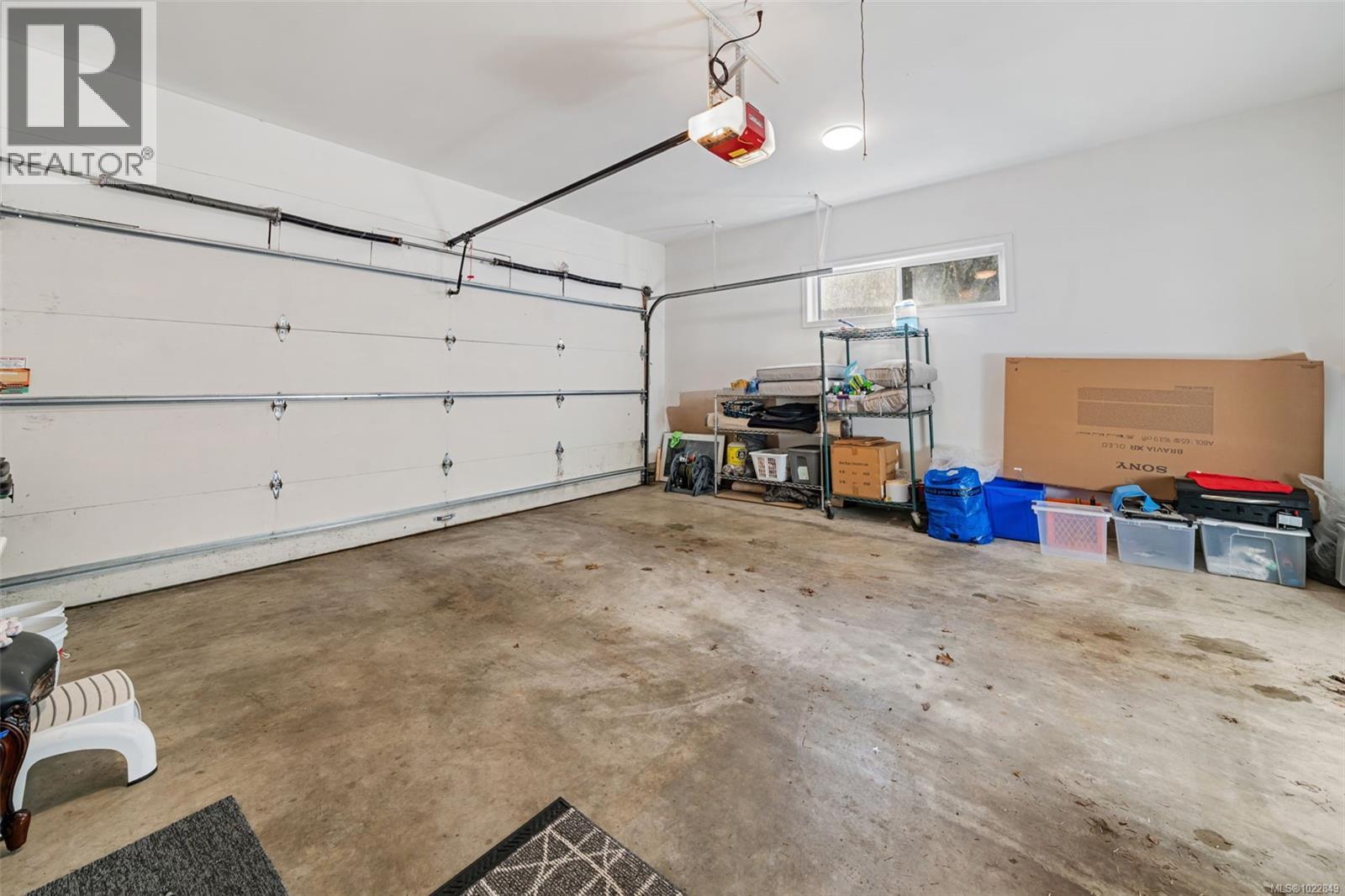 12 1063 Valewood Trail, Saanich