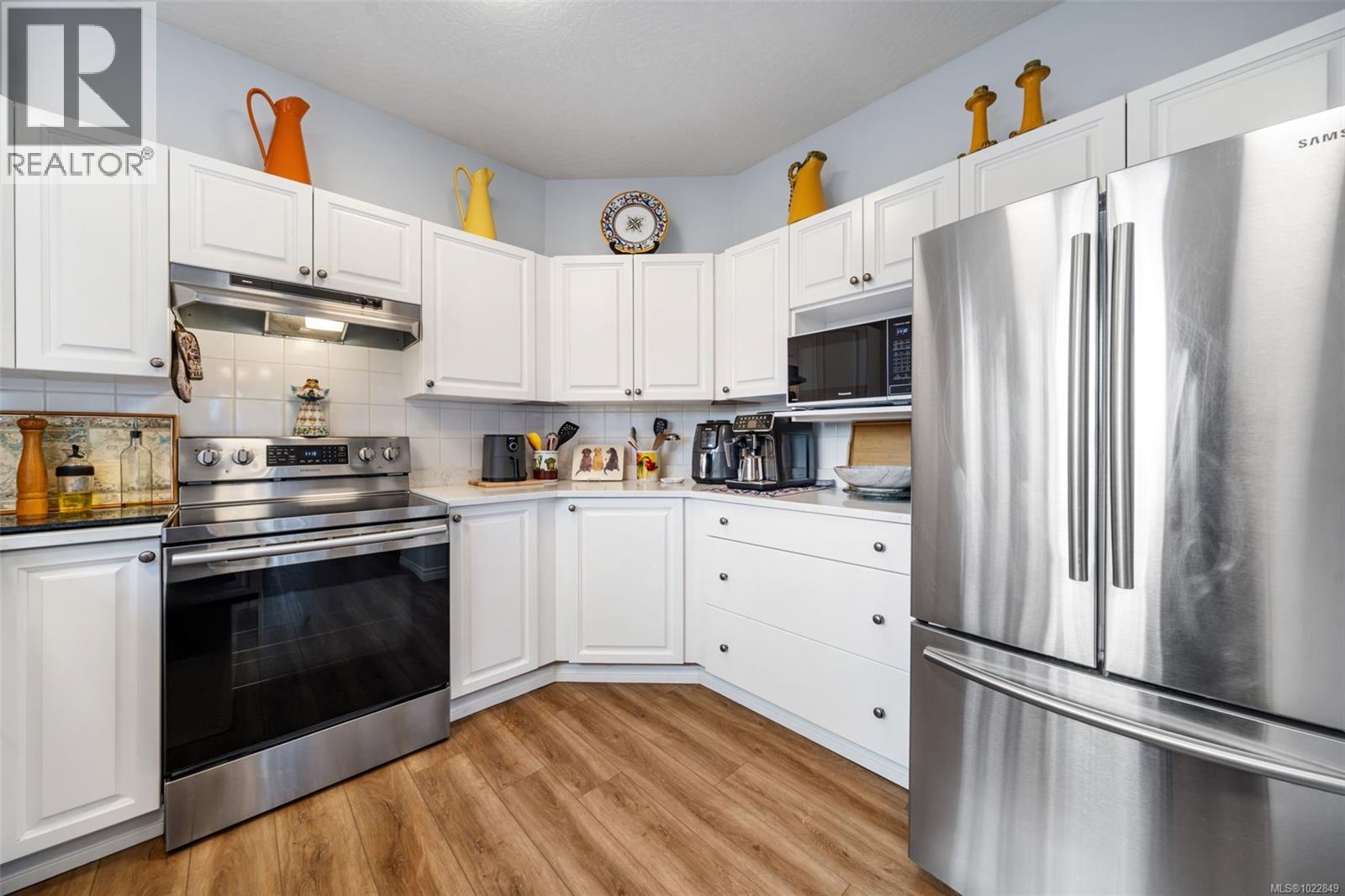 12 1063 Valewood Trail, Saanich