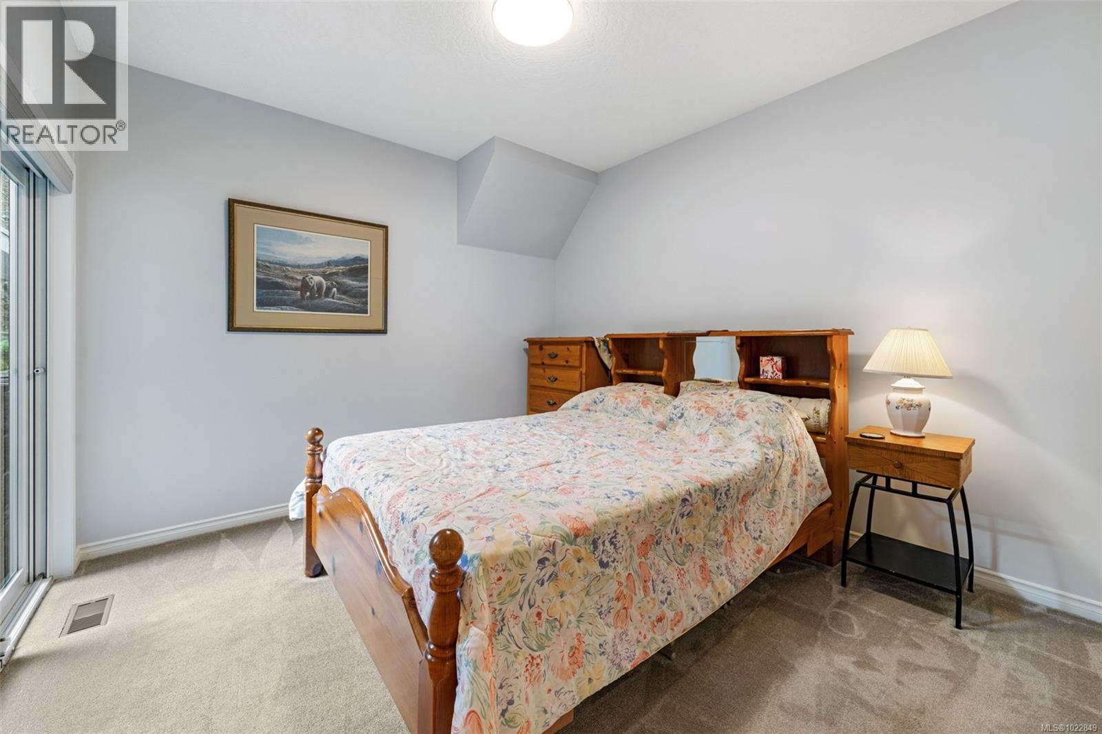 12 1063 Valewood Trail, Saanich