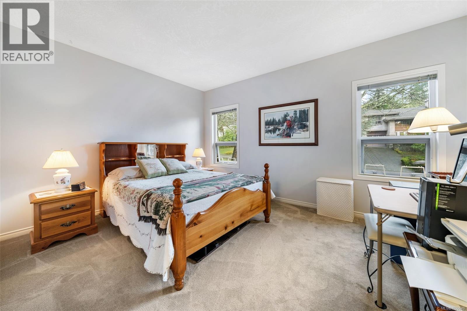 12 1063 Valewood Trail, Saanich