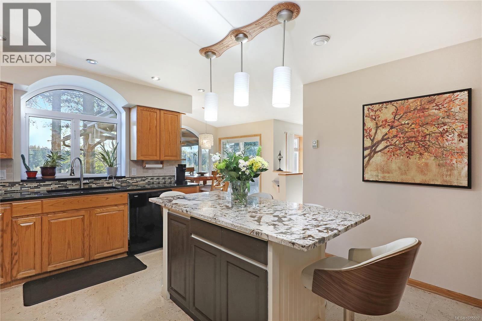 2371 Steelhead Rd, Campbell River