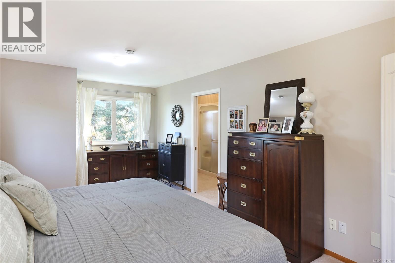 2371 Steelhead Rd, Campbell River