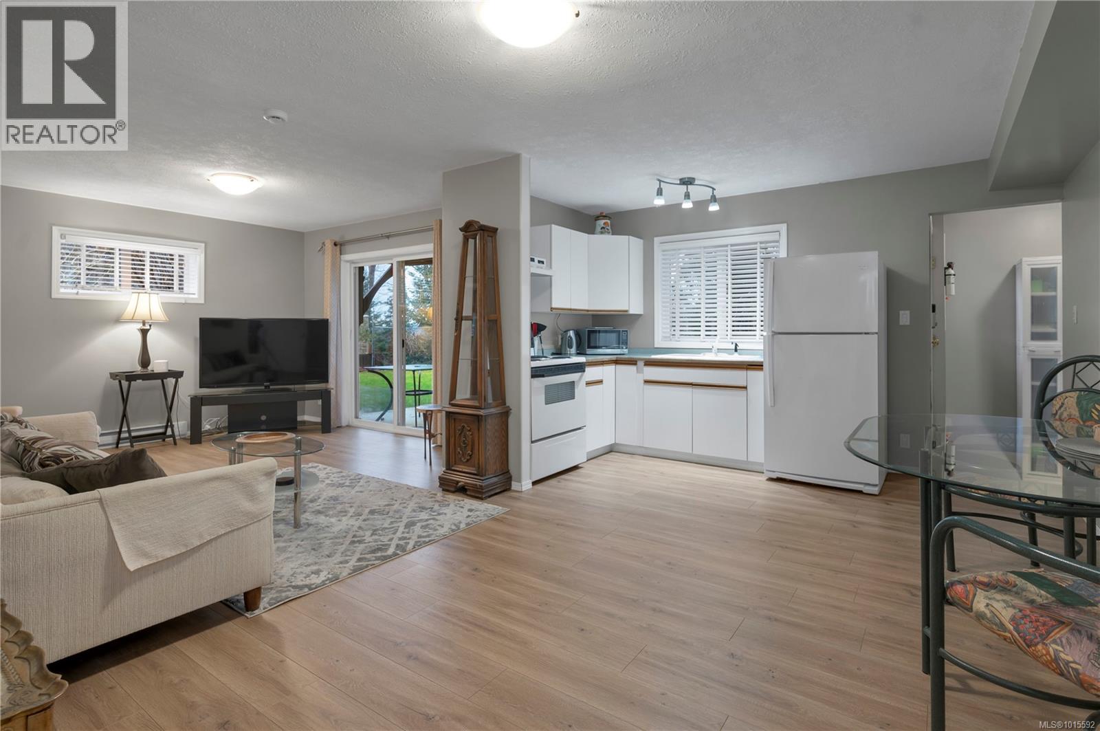 2371 Steelhead Rd, Campbell River