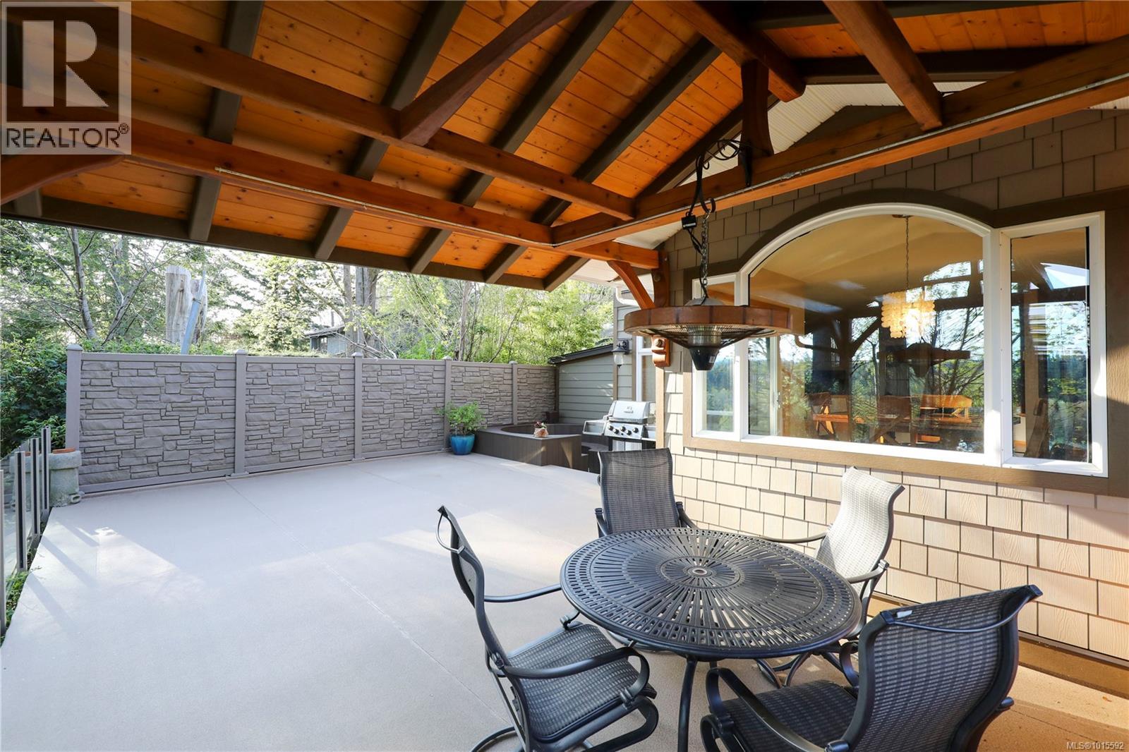 2371 Steelhead Rd, Campbell River