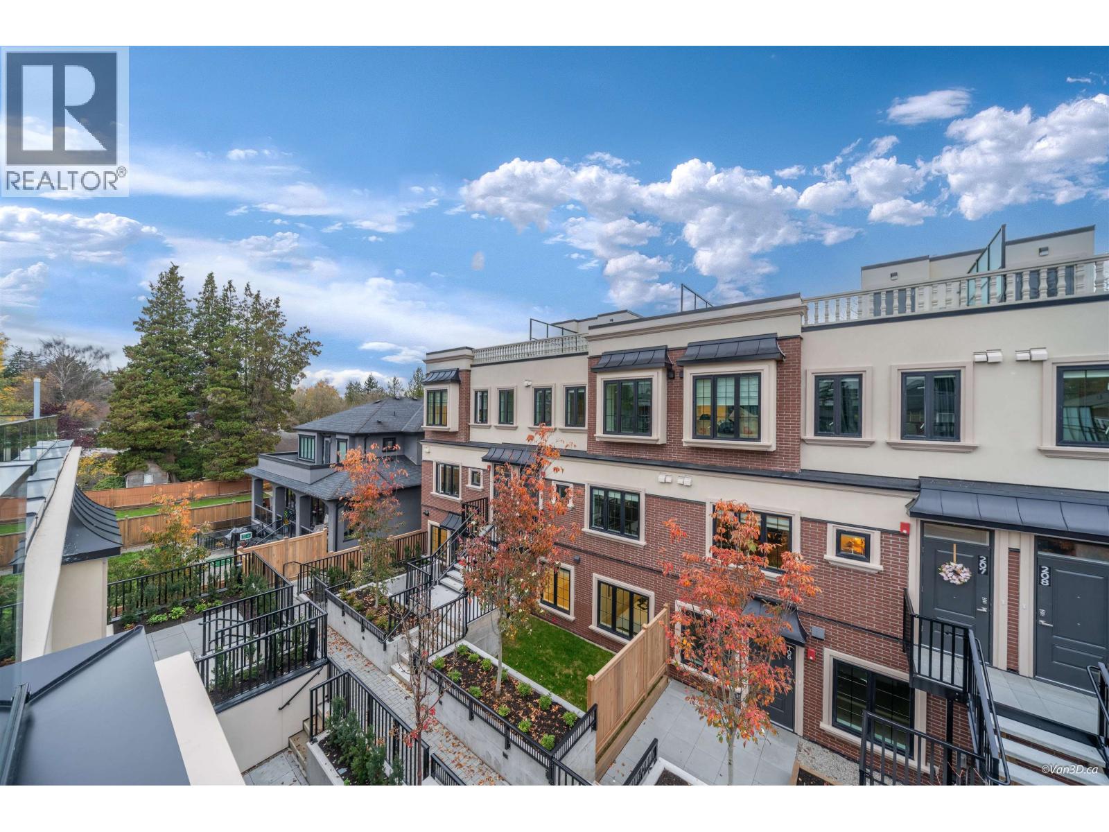 110 918 W 32RD AVENUE, Vancouver