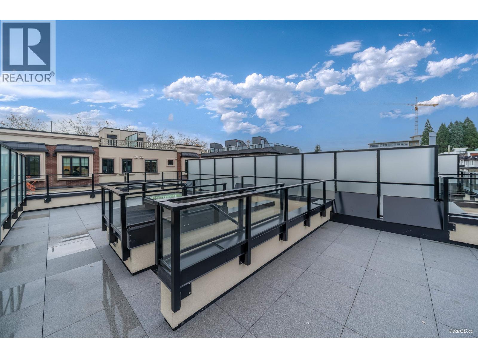 110 918 W 32RD AVENUE, Vancouver