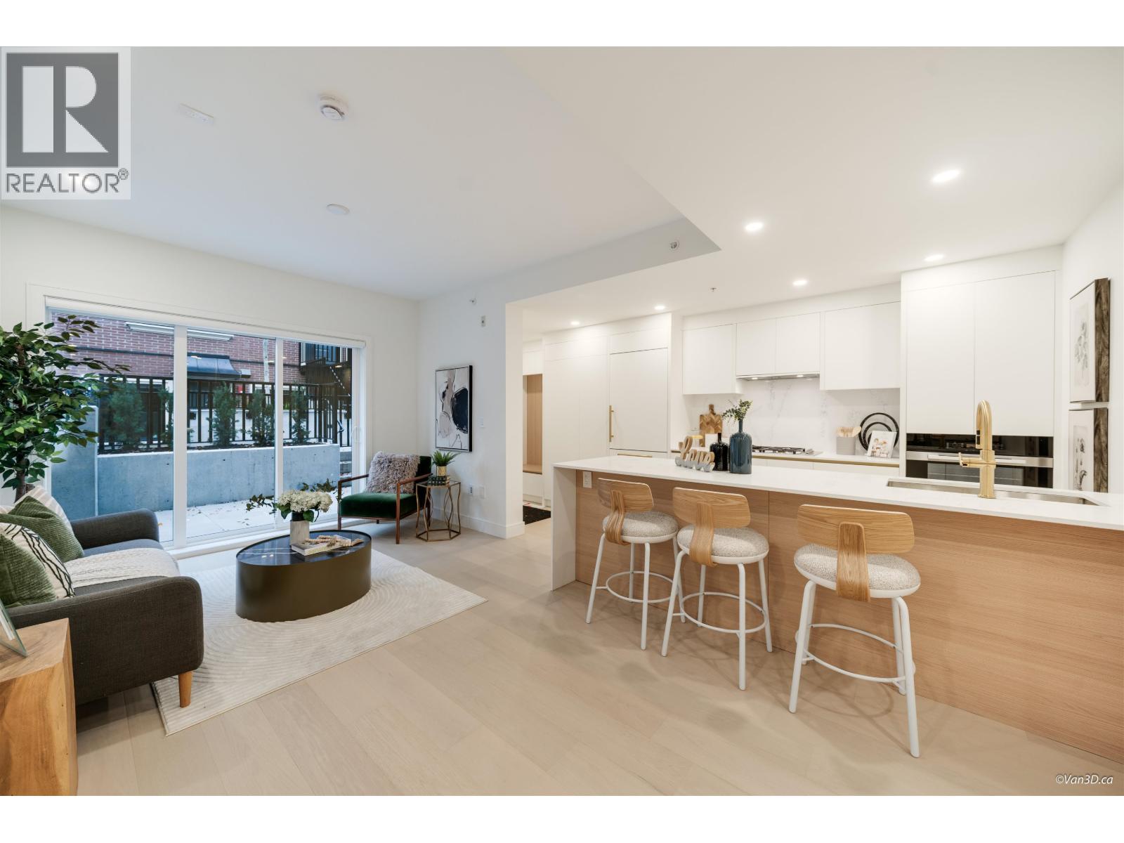110 918 W 32RD AVENUE, Vancouver
