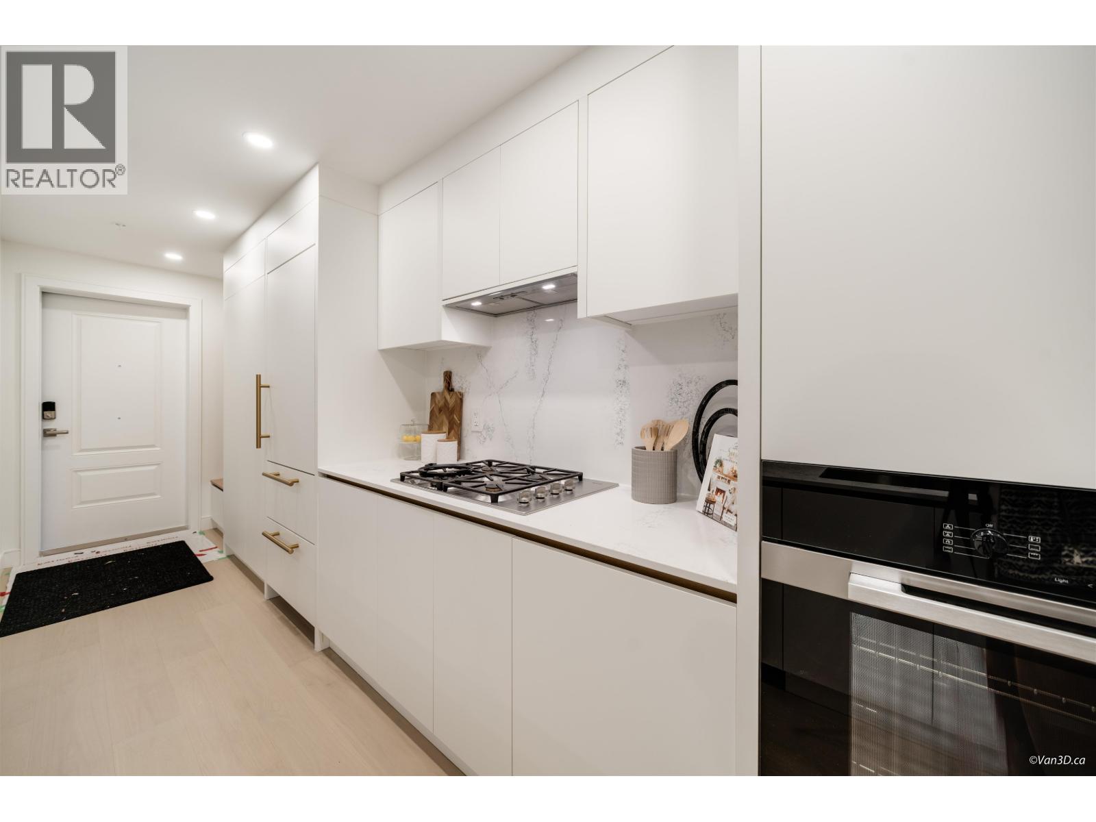 110 918 W 32RD AVENUE, Vancouver