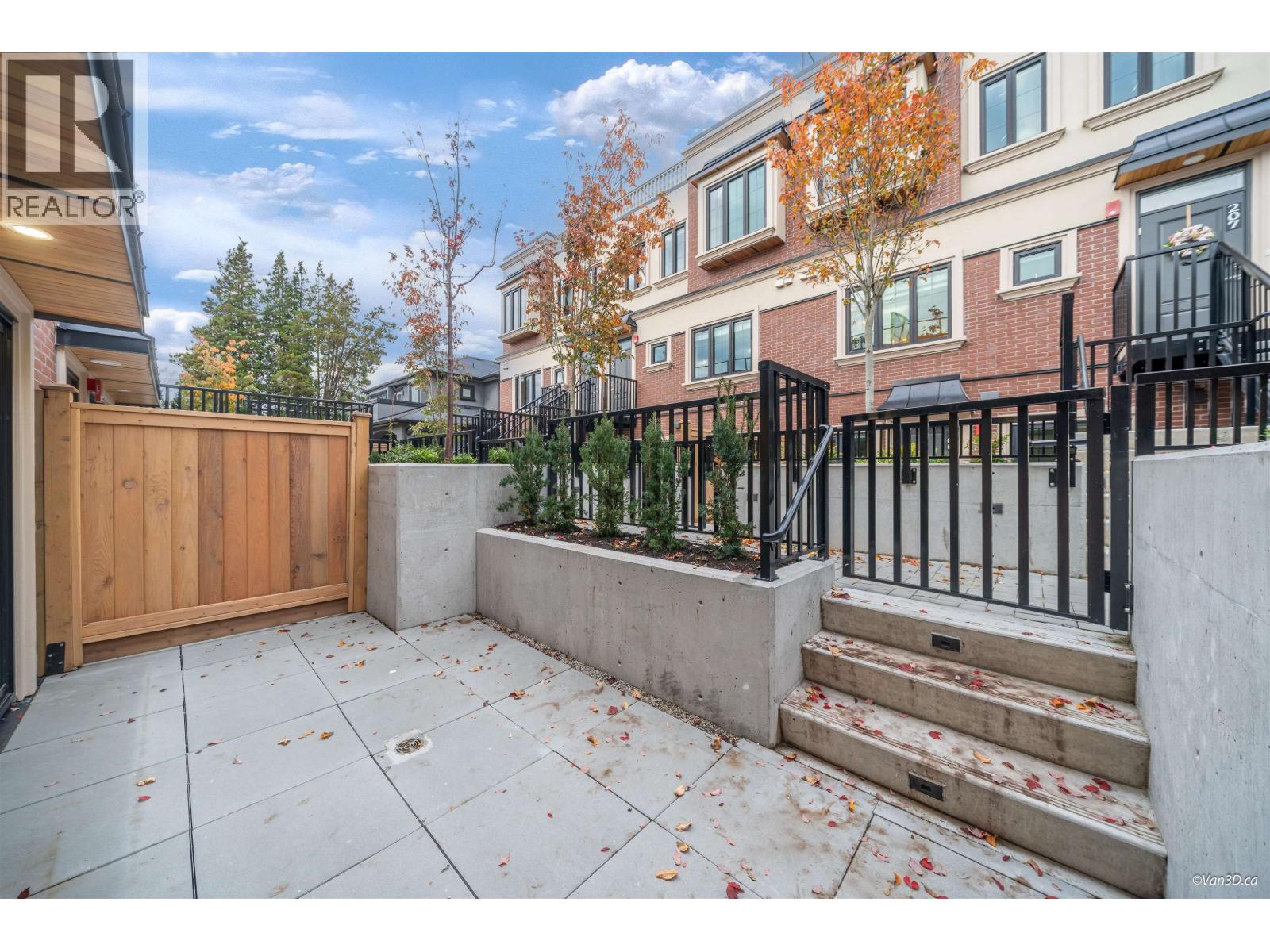 110 918 W 32RD AVENUE, Vancouver