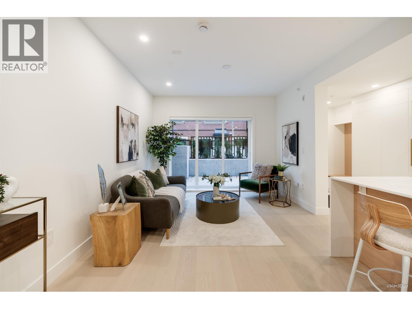 110 918 W 32RD AVENUE, Vancouver