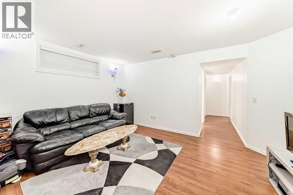 Single Family House for Sale in  Taravista Street NE Taradale Calgary 