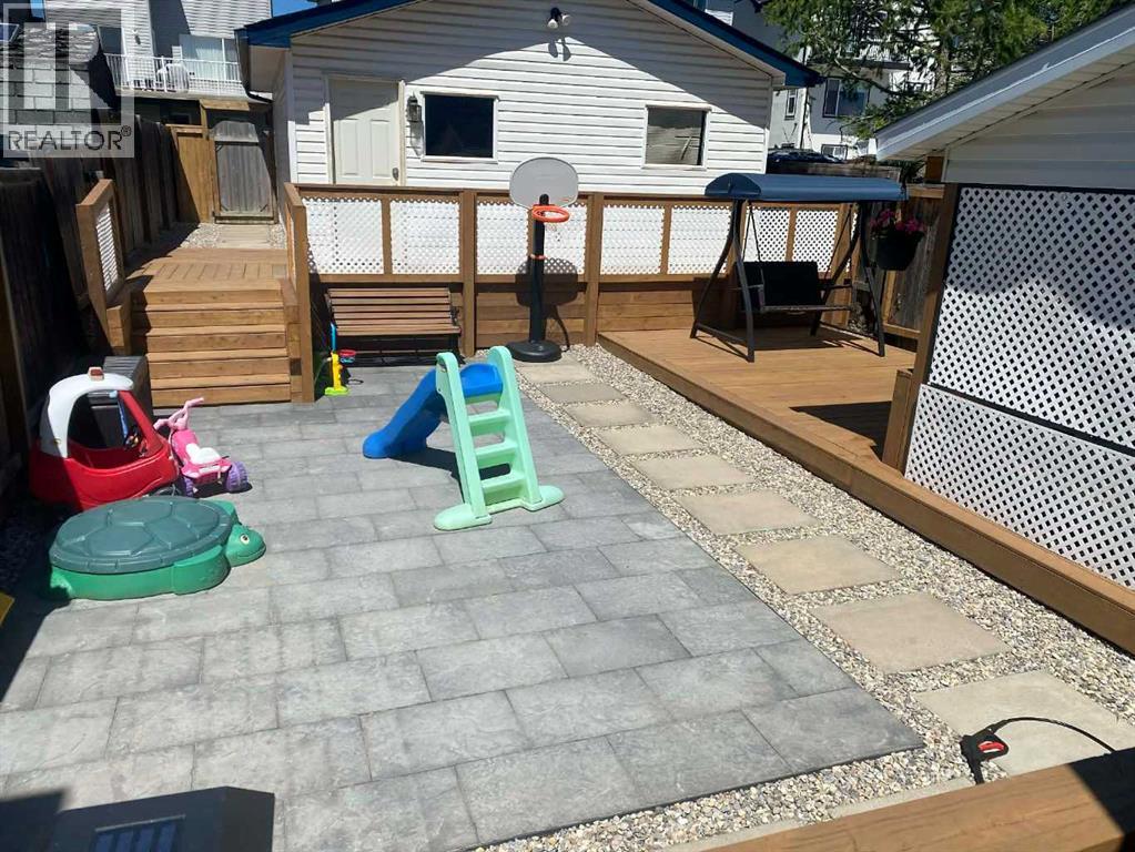 Single Family House for Sale in  Taravista Street NE Taradale Calgary 