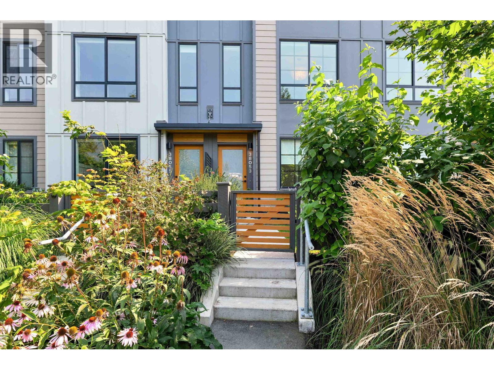 38053 HELM WAY, Squamish