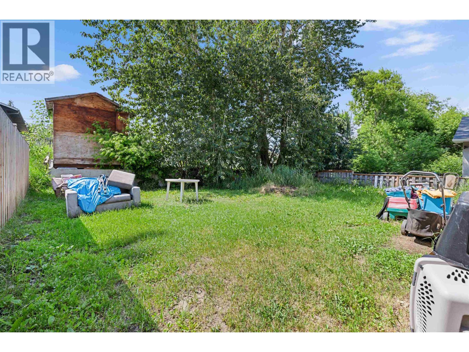 2637-2639 QUINCE STREET, Prince George