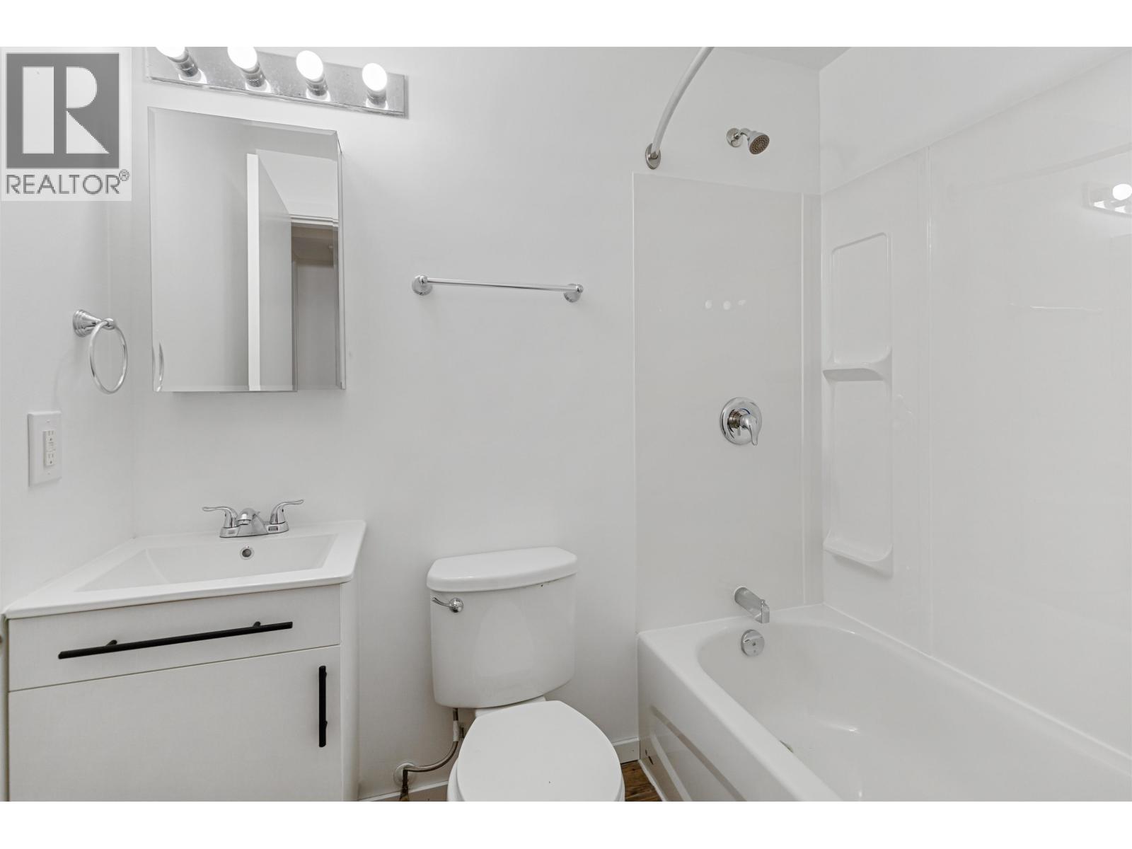 2637-2639 QUINCE STREET, Prince George