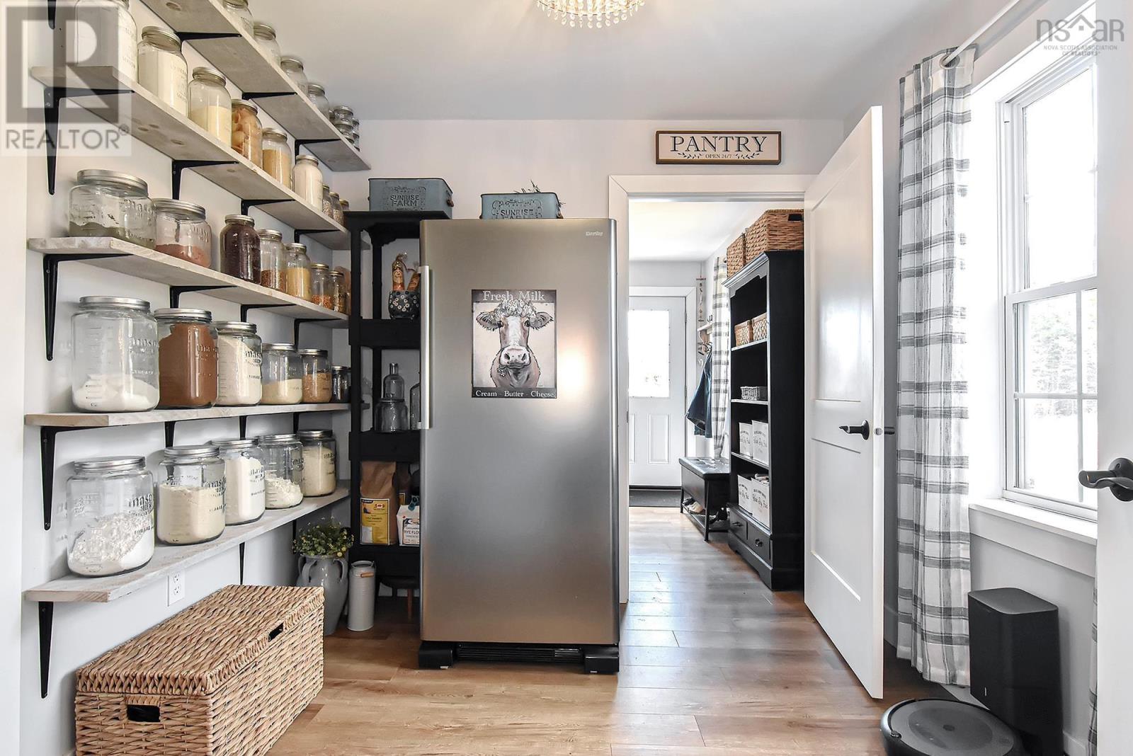 Property 19 of 49 of 9409 Highway 215