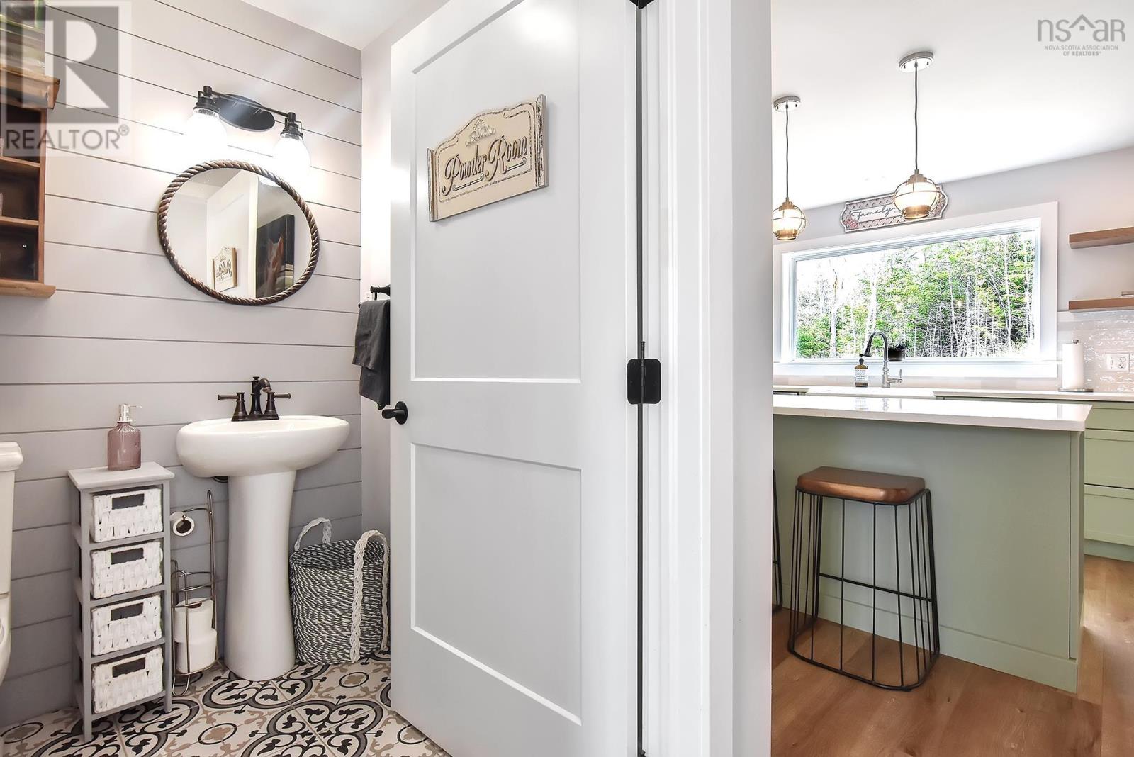 Property 9 of 49 of 9409 Highway 215