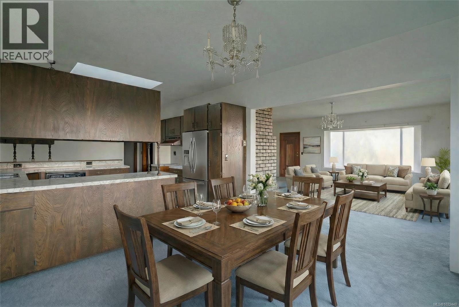 135 Sunningdale Rd W, Qualicum Beach