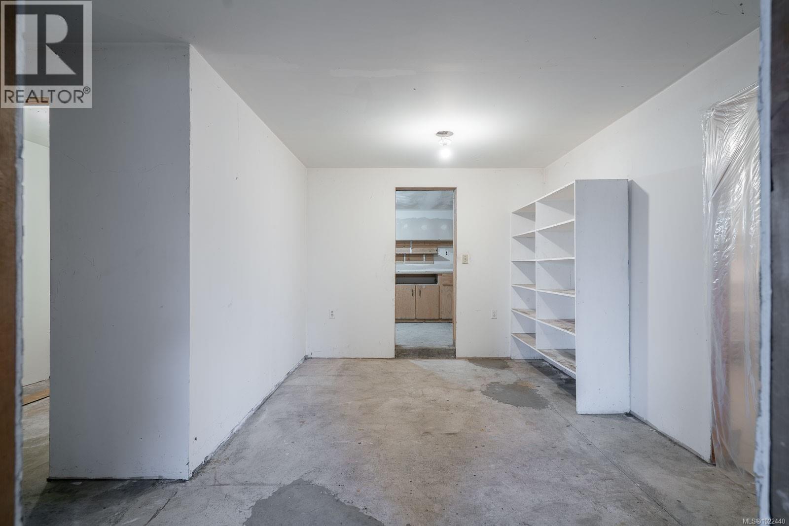 135 Sunningdale Rd W, Qualicum Beach