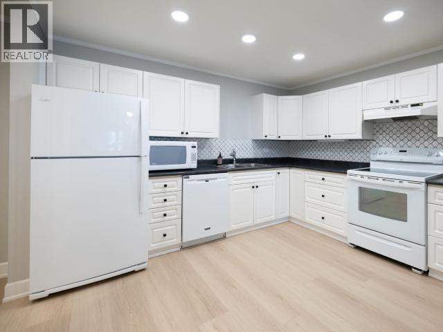 202-4685 JOYCE AVE, Powell River