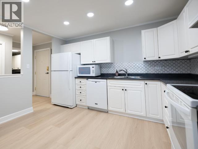 202-4685 JOYCE AVE, Powell River