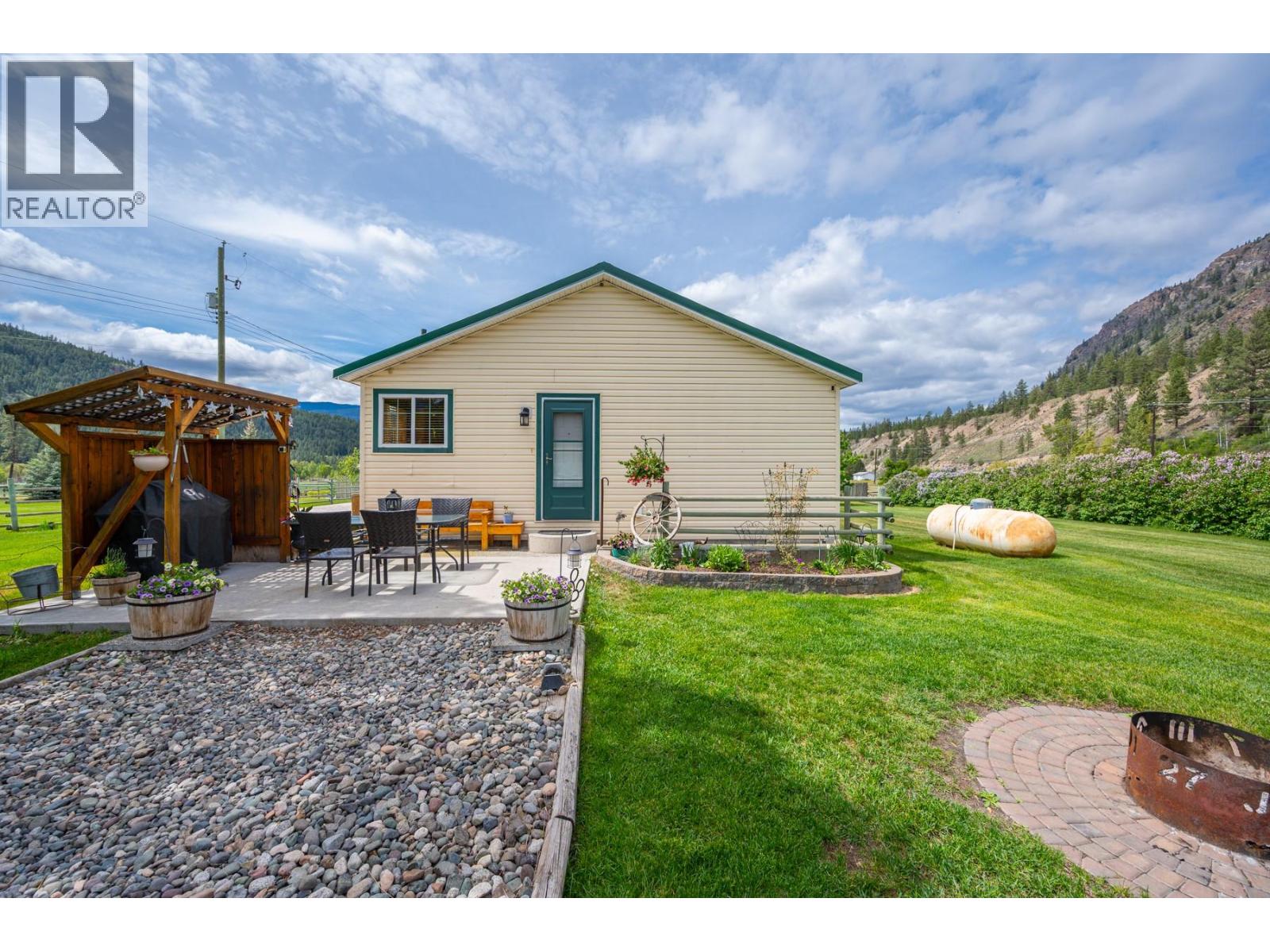 2225 Hazelhurst Road, Merritt