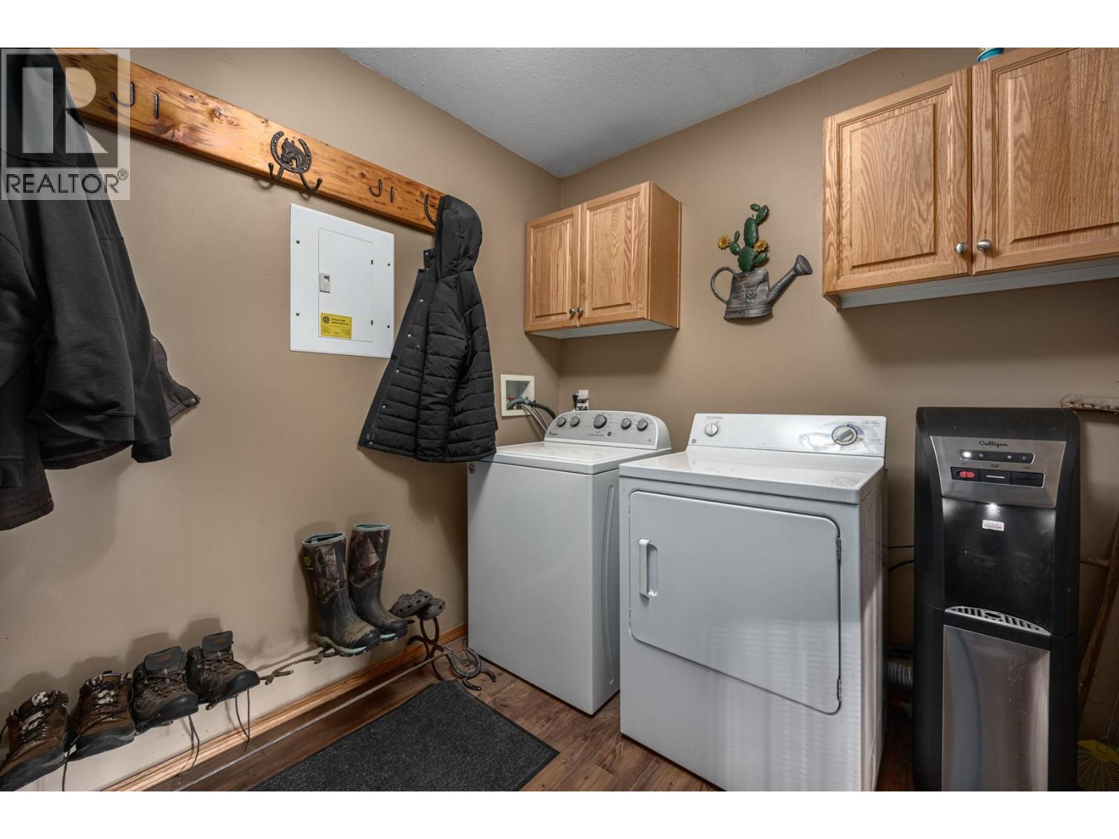 2225 Hazelhurst Road, Merritt